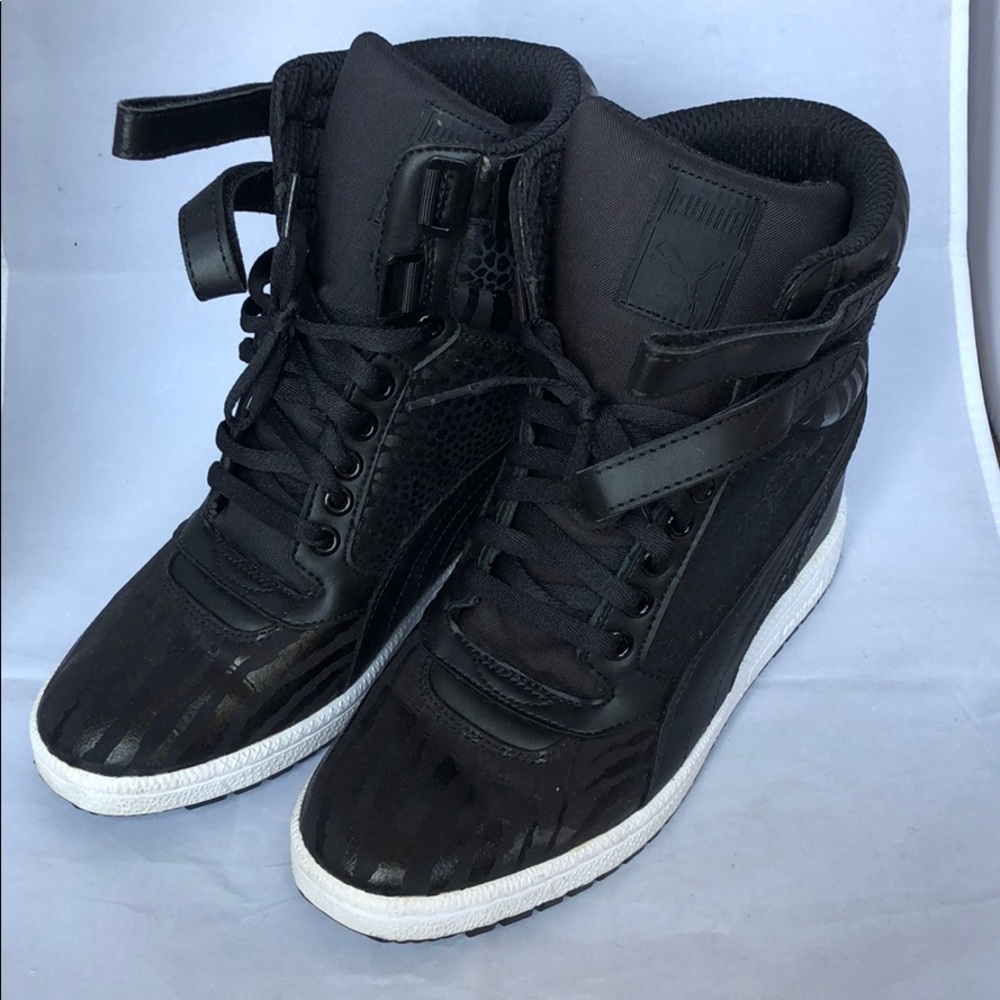 Puma “Sky Wedge” gym shoe